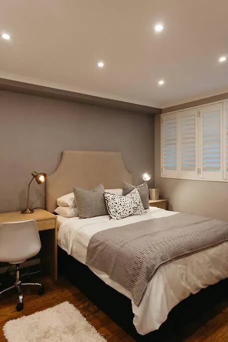Elegant Apartment With Parking Κέιπ Τάουν