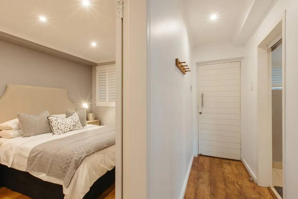 Elegant Apartment With Parking Κέιπ Τάουν