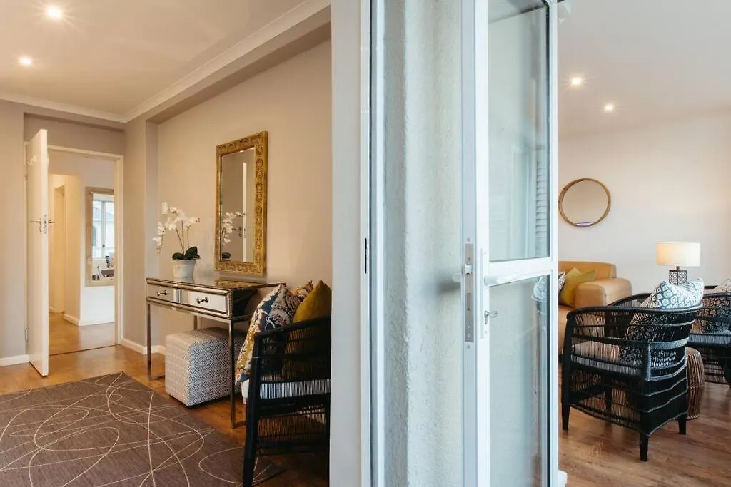 Elegant Apartment With Parking Κέιπ Τάουν