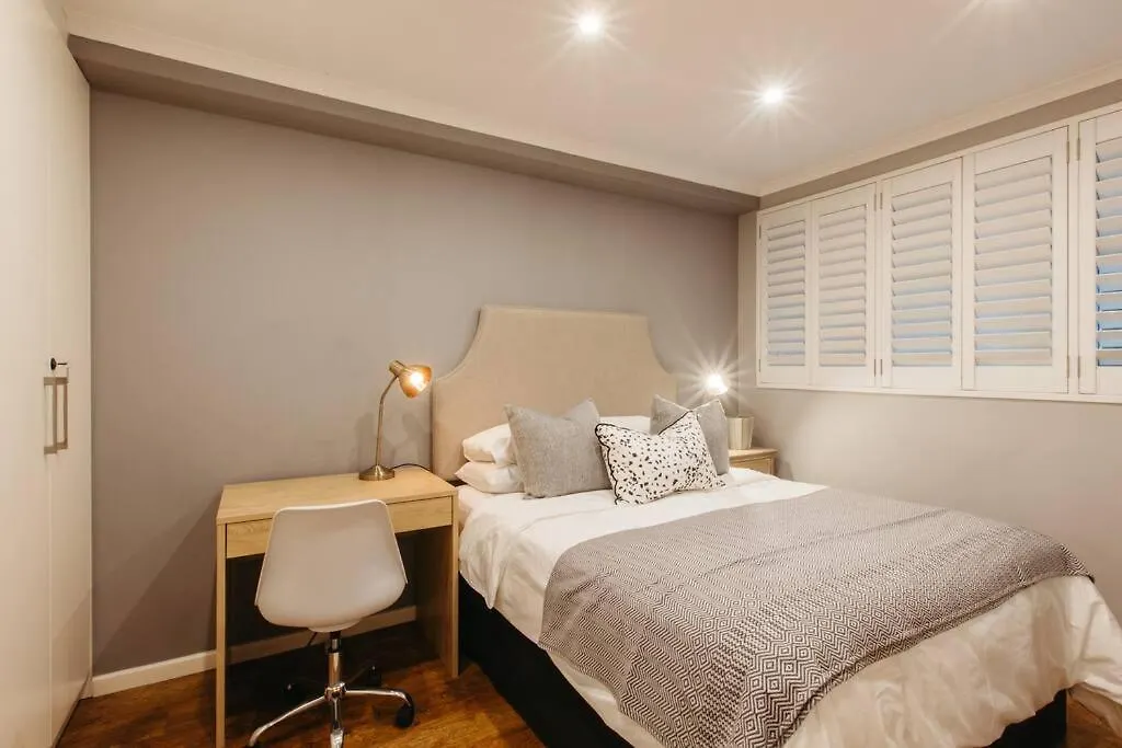 Elegant Apartment With Parking Cape Town