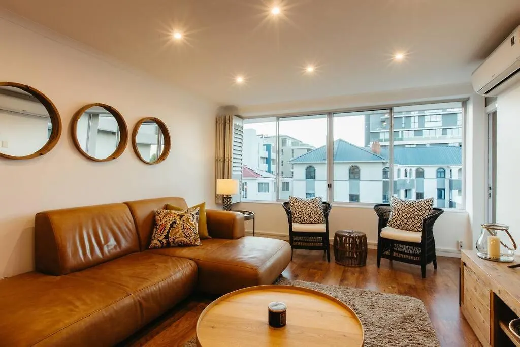Elegant Apartment With Parking Cape Town