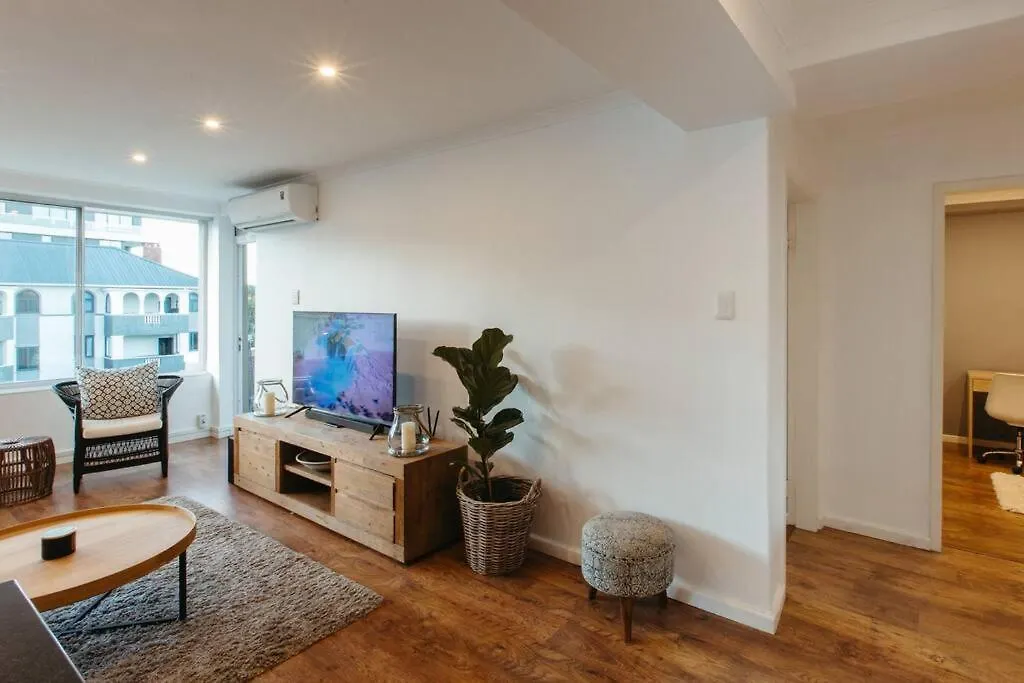 Elegant Apartment With Parking Cape Town