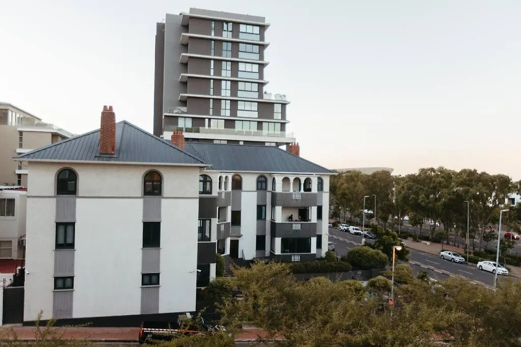 Elegant Apartment With Parking Cape Town