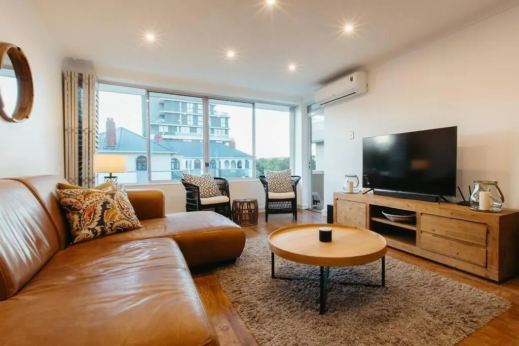 Elegant Apartment With Parking Cape Town